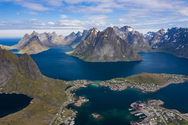 Légifotó a Reine, Lofoten szigetek, Norvégia. A halászvilla — Stock Fotó