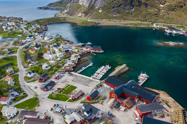 Luchtfoto van reine, Lofoten Islands, Noorwegen. De vissers Villa — Stockfoto