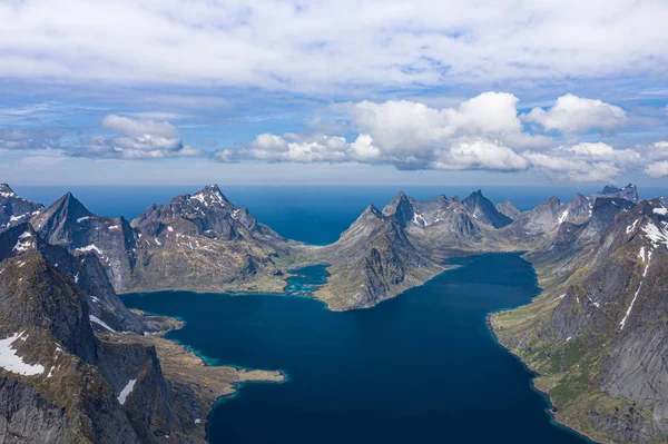 Légifotó a Reine, Lofoten szigetek, Norvégia. A halászvilla — Stock Fotó