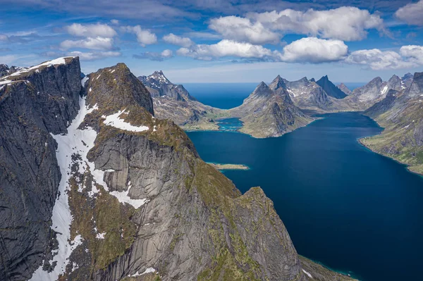 Légifotó a Reine, Lofoten szigetek, Norvégia. A halászvilla — Stock Fotó