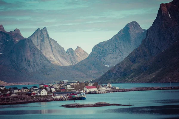 Reine village de pêcheurs sur les îles Lofoten, Nordland. Norvège . — Photo