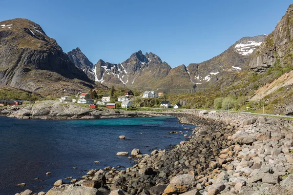 Arquitectura tradicional en Tind pueblo de pescadores en Lofoten isla — Foto de Stock