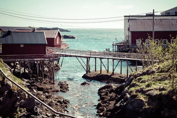 Traditional architecture in Tind fishing village on Lofoten isla — Stock Photo, Image