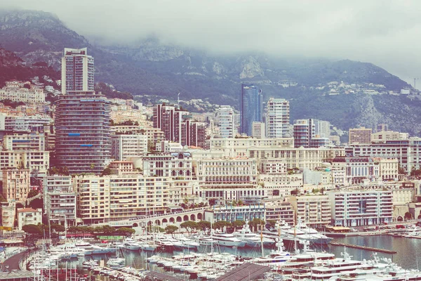 LA CONDAMINE, MONACO - 04 DE JUNIO DE 2019: Puerto de La Condamine. Ciudad — Foto de Stock