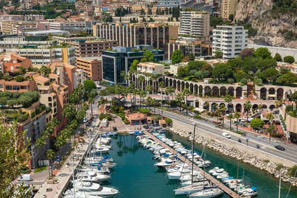 MONTE CARLO, MONACO - 04 DE JUNIO DE 2019: Fontvielle Harbour, Mónaco , —  Fotos de Stock