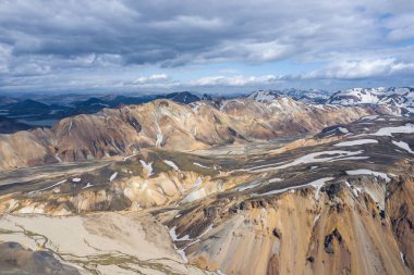 Landmannalaugar Ulusal Parkı - İzlanda. Gökkuşağı Dağları. Aeri