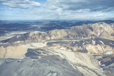 Landmannalaugar Ulusal Parkı - İzlanda. Gökkuşağı Dağları. Aeri