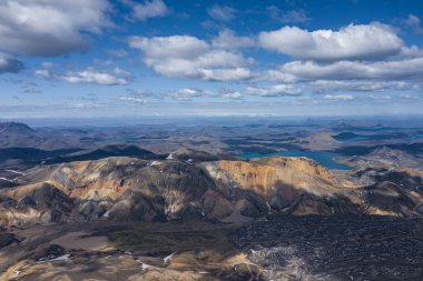 Landmannalaugar Ulusal Parkı - İzlanda. Gökkuşağı Dağları. Aeri