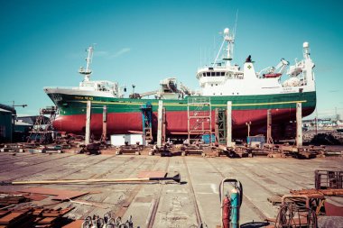 Reykjavik, İzlanda - 09 Haziran 2019: Drydock'taki trol tekneleri görüldü