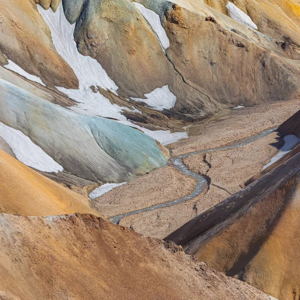 Landmannalaugar National Park - Islândia. Rainbow Mountains. Beau... — Fotografia de Stock