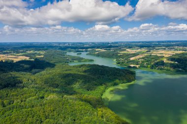 Kashubian Peyzaj Parkı'nın havadan görünümü. Kaszuby, ne oldu? Polonya. Fotoğraf 