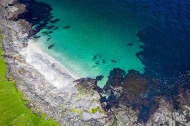 Faroe Adaları Koltur adasının havadan görünümü, Kuzey Atlantik Oc