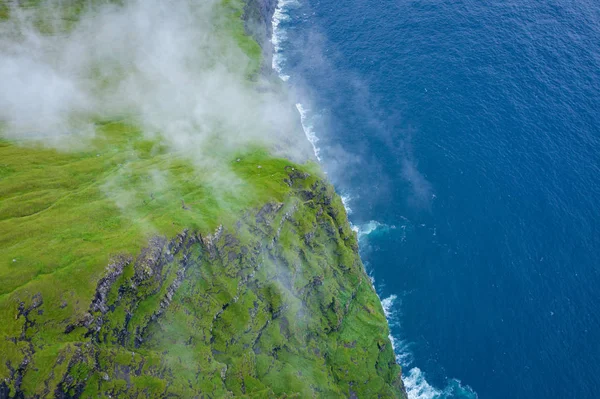 Vue aérienne de l'île de Koltur dans les îles Féroé, Atlantique Nord Oc — Photo
