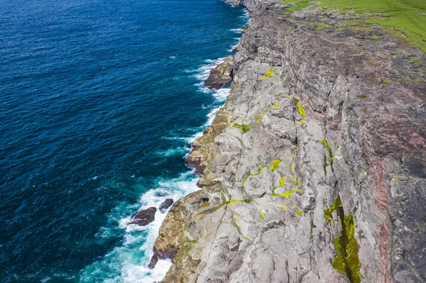 Вид с воздуха на остров Колтур в Фарерских островах, Северо-Атлантический Ос — стоковое фото