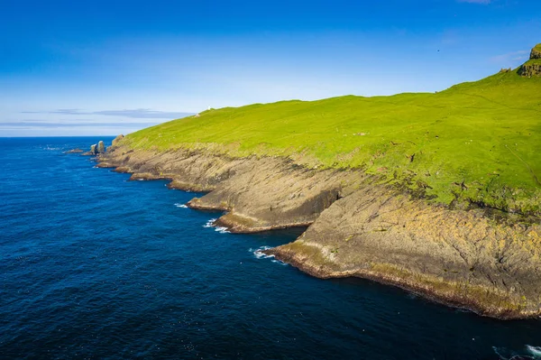 Aerial view of Mykines island in Faroe Islands, North Atlantic O — Stock Photo, Image