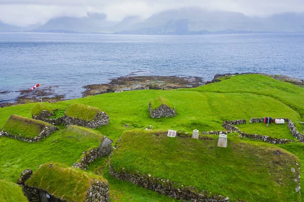 Vista aérea del pueblo pesquero en la isla de Koltur. Islas Feroe . —  Fotos de Stock