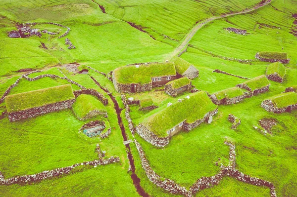 Vista aérea del pueblo pesquero en la isla de Koltur. Islas Feroe . —  Fotos de Stock