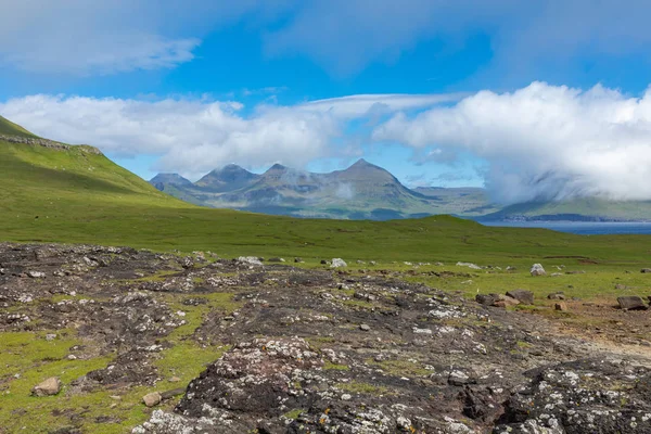 Veduta dell'isola di Koltur nelle Isole Faroe, nell'Oceano Atlantico settentrionale. No. — Foto Stock