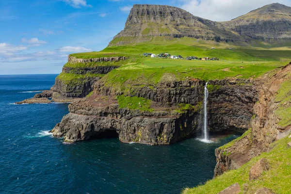 Mulafossur waterfall in Gasadalur village in Faroe Islands, Nort — Stock Photo, Image