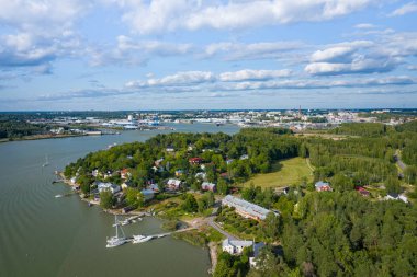 Ruissalo adasının havadan görünümü. Turku. Finlandiya. İskandinav doğal l