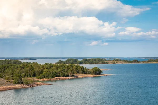 Festői táj szigettel. a Balti-tengeren. Aland-szigetek, — Stock Fotó