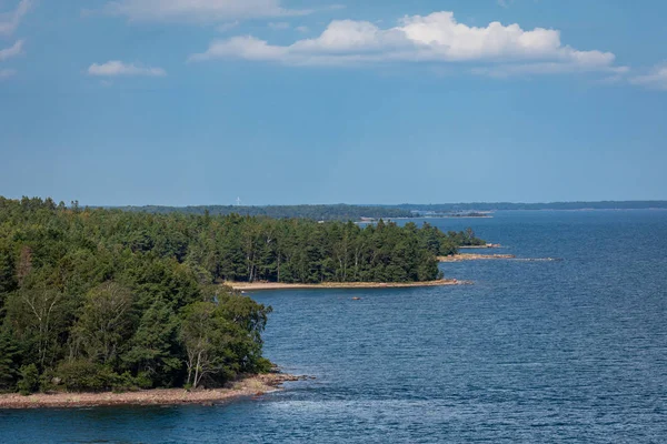 Pittoreskt landskap med ö. vid Östersjön. Åland, — Stockfoto