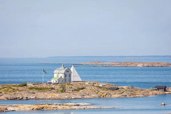 Kobba Klintar, een oud piloot station in de Aland-archipel met ca — Stockfoto