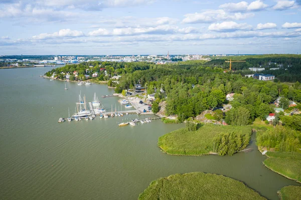 Vista aérea da ilha de Ruissalo. Turku. Finlândia. Nórdico natural l — Fotografia de Stock
