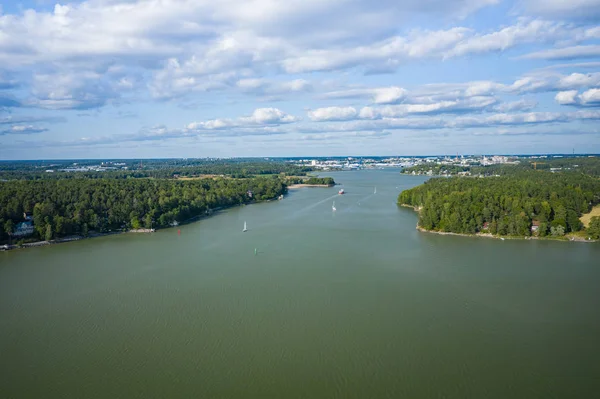 Luchtfoto van het eiland Ruissalo. Turku. Finland. Nordic Natural l — Stockfoto