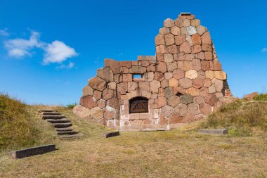Bomarsund tarihi müstahkem site. Kale harabeleri. Finla