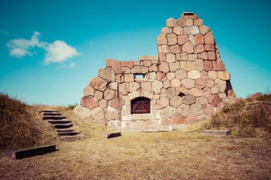 Bomarsund tarihi müstahkem site. Kale harabeleri. Finla