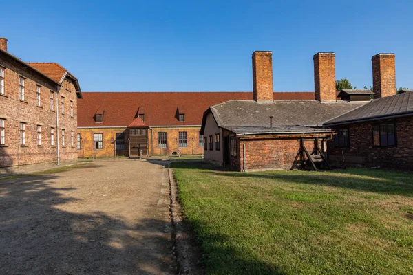 Auschwitz-Birkenau, Polsko-srpen 12, 2019: památník holocaustu — Stock fotografie