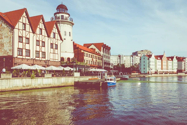 KALININGRAD, RUSSIA - 04 SETTEMBRE 2019: Veduta degli edifici su F — Foto Stock