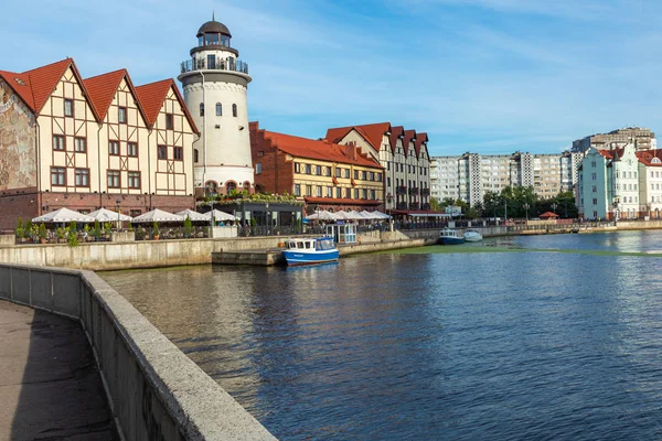 Kaliningrad, Rusya - 04 Eylül 2019: Binaların F'ye Bakışı