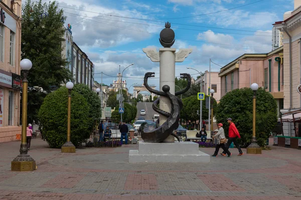 Ulan Ude, Rusya - 06 Eylül 2019: Ulitsa Lenina bir kaide — Stok fotoğraf