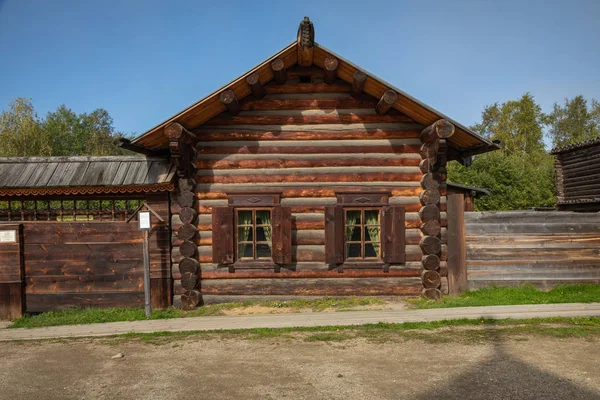 Casa tradicional de madera siberiana en el Taltsy Architectural-Et — Foto de Stock