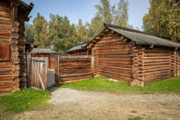 Traditioneel Siberische houten huis in de Taltsy Architectural-et — Stockfoto