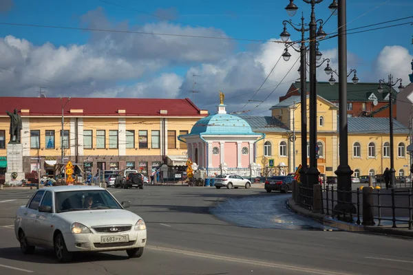 Tomsk, Rosja-13 września 2019: transport miejski na drogach — Zdjęcie stockowe