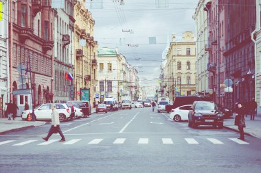 Saint Petersburg, Rusya - 17 Eylül 2019: Sokak trafiği