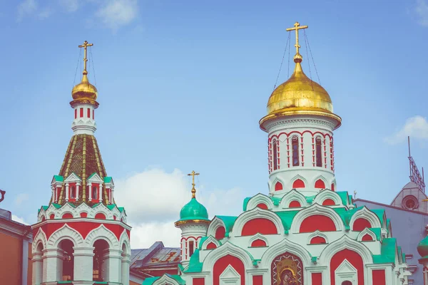 Moskou, Rusland-16 september 2019: St. Basil's Cathedral on re — Stockfoto