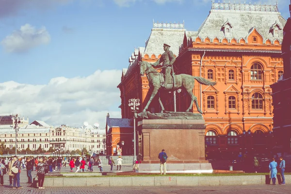 МОСКВА, РОССИЯ - 16 сентября 2019 г.: Санкт-Петербург Basil 's Cathedral on Re — стоковое фото