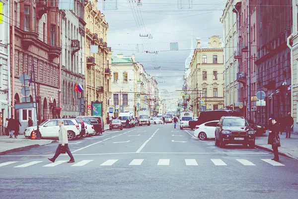 Αγία Πετρούπολη, Ρωσία-17 Σεπτεμβρίου 2019: οδική κυκλοφορία στο — Φωτογραφία Αρχείου