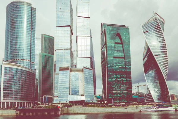 Moscow, Oroszország-szeptember 20, 2019: Moscow City. Kilátás skyscr — Stock Fotó