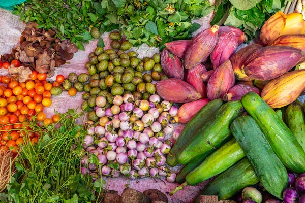 Ovoce a zelenina na pouliční trh, laos — Stock fotografie