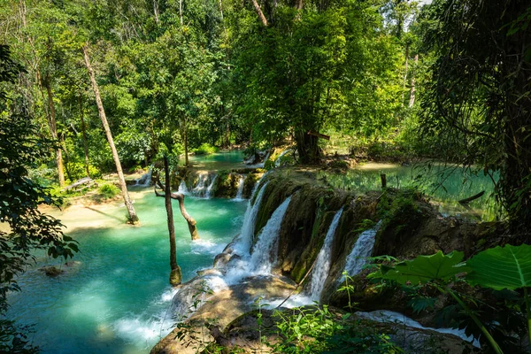 Waterval Tad Sae in de provincie Luang prabang, Laos. — Stockfoto