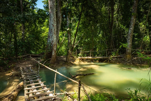 Cachoeira Tad Sae na província de Luang prabang, Laos . — Fotografia de Stock