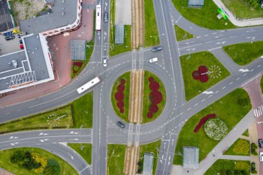 DABROWA GORNICZA, POLAND - HAZİRAN 02, 2020: Dabrowa Gornicza şehir merkezinin havadan görünüşü. Ana kavşak. Yukarı Silezya. Polonya.