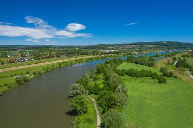 Polonya 'nın Krakow kentindeki Vistula nehrinin hava manzarası.