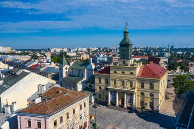 Lublin. Polonya. Eski şehrin havadan görünüşü. Lublin kuş bakışı turistik şehir merkezi. Yukarıdan popüler turizm merkezleri.