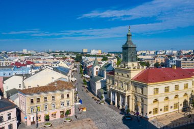 Lublin. Polonya. Eski şehrin havadan görünüşü. Lublin kuş bakışı turistik şehir merkezi. Yukarıdan popüler turizm merkezleri.